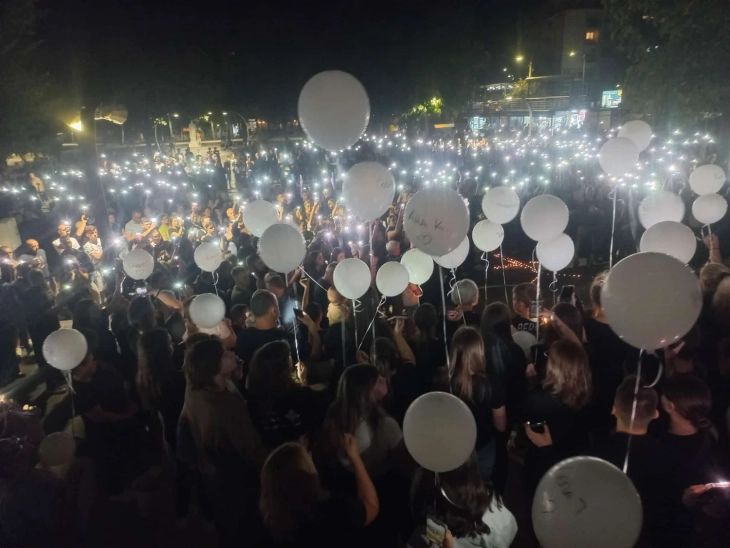 Кочани вечерва сплотено во болка, љубов и заедништво – ѕвездено небо и светлина за 62 ангела