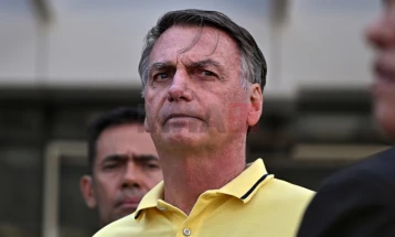 Болсонаро хоспитализиран бидејќи се чувствувал лошо