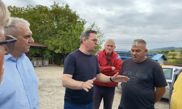 Трипуновски: Лозарите не треба да бидат загрижени, секое зрно грозје ќе биде откупено  