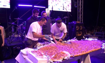 Штипската џиновска пастрамајлија ќе има 17 килограми месо