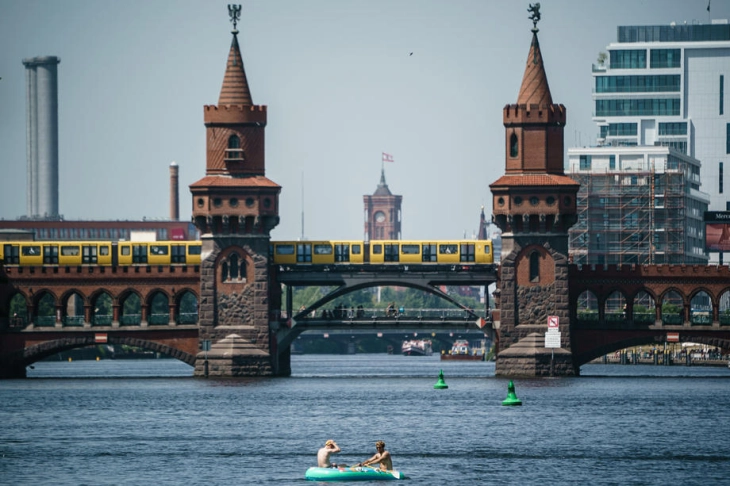 WWII bomb in central Berlin declared safe, after 20,000 evacuated for defusal