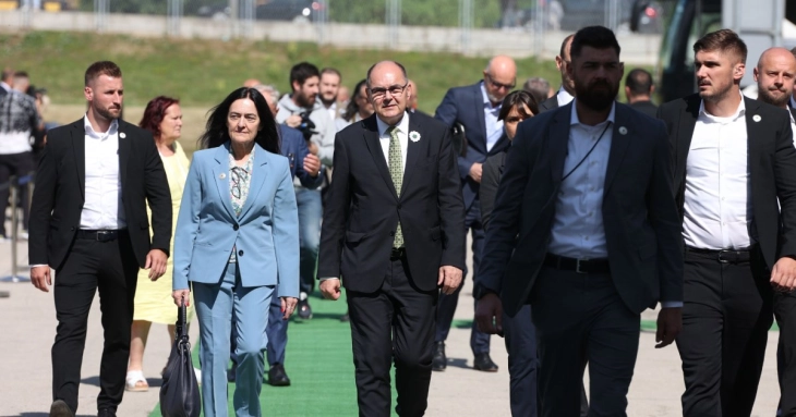 Шмит на средба со Вадефул во Берлин: Ситуацијата во БиХ е незадоволителна