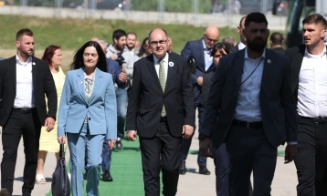 Шмит на средба со Вадефул во Берлин: Ситуацијата во БиХ е незадоволителна