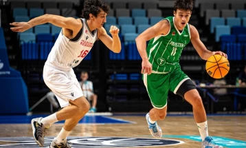 Пелистер поразен од Реџина