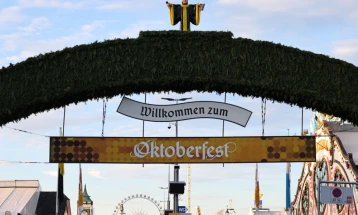 Отворен Октоберфест: Рекордни цени на пивото, милиони посетители и климатска агенда