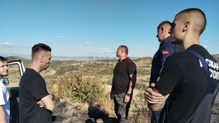 ЦУК: Локализиран пожарот во Батинци, не претставува закана за жителите и околните објекти