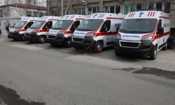 Владата ќе набави 100 нови амбулантни возила во следните две години