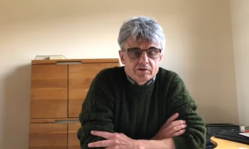 Светски познатиот вирусолог, д-р Ванден Бош ексклузивно за МИА: Масовното вакцинирање против КОВИД ќе го принуди вирусот да стане поопасен 