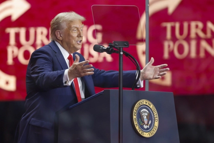 Трамп на комеморацијата на Кирк: Ако даде Бог, убиецот ќе ја добие најтешката казна за злосторството