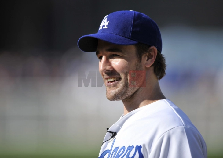 Поради стомачни вируси, Ван дер Бек ќе го пропушти повторниот собир на актерската екипа на „Досонс крик“