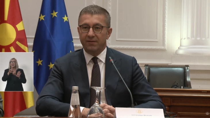 Обраќања на премиерот Мицкоски и Рашед Лута, претседател и извршен директор на Стопанската Комора Дубаи (во живо)