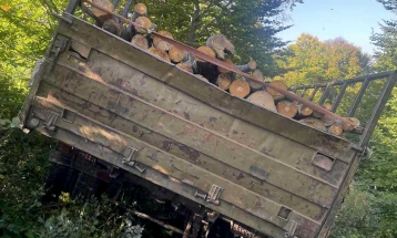 Приведен жител на село Бањица поради нелегален транспорт и поседување на огревно дрво