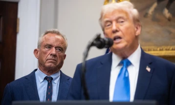 Трамп го поврза аутизмот со вакцините и парацетамолот