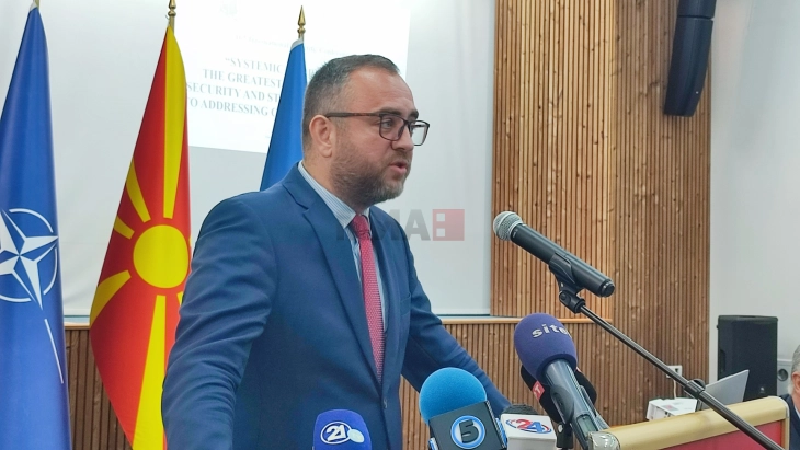 Toshkovski: Studentët më të mirë duhet të hyjnë në institucionet e sigurisë