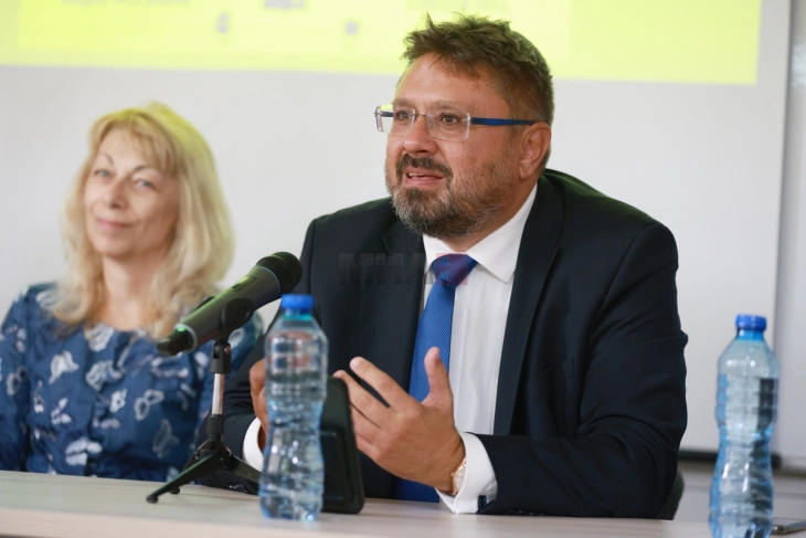 Генералниот директор на БТА, Кирил Валчев, ги претстави целите на завршниот хакатон од проектот „Европа на Балканот: Заедно преку знаење“