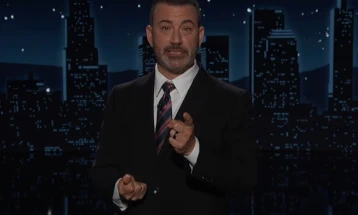 Џими Кимел во емотивен монолог рече дека никогаш немал намера да ја омаловажи смртта на Чарли Кирк