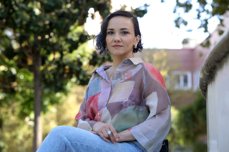 Јулијана Величковска за МИА: Македонската култура и идентитетот не се доволно презентирани ни во земјава, а камоли надвор