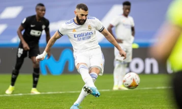 Murinjo dëshiron ta sjell Benzemën te Benfika