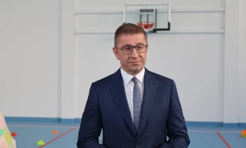 Мицкоски: Бруто и нето платата во јули е за 10,5 отсто поголема од јули лани, а намалени се и јавниот и државниот долг прв пат по долго време