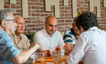 Лабудовиќ на средба со пензионери од општината Центар