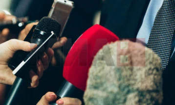 Панел-дискусија: Неусогласеноста на законската регулатива и финансиите главни предизвици за опстанок на малите медиуми