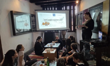 Едукативно-креативна археолошка работилница со глина за велешките основци