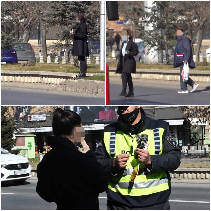 Од денеска казни за пешаците и возачите што користат мобилни и други електронски уреди во сообраќајот