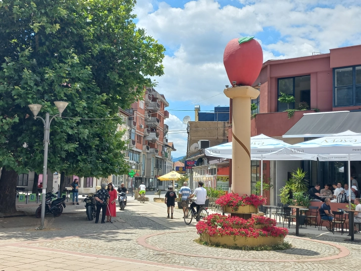 Во Ресен се одржува манифестацијата „Преспански јаболкобер“