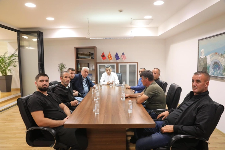 Mexhiti takon banorët e Straçincës në ministrinë e Mjedisit: Dera ime gjithmonë e hapur për qytetarët