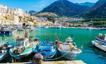 Годишен раст на цените на августовските туристички аранжмани во ЕУ за 2,5 отсто 