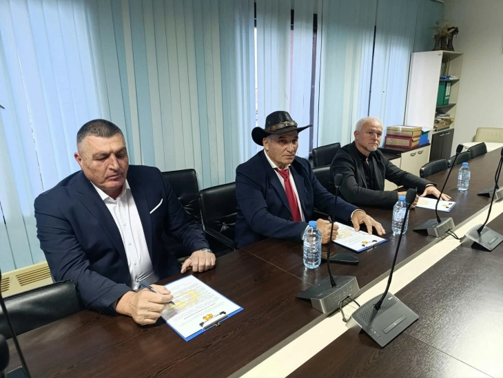 Тројцата кандидати за градоначалник на Општина Чешиново-Облешево го потпишаа Кодексот за фер и демократски избори