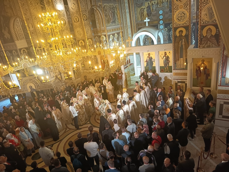 Believers, top officials attend consecration of Church Ss. Constantine and Helena