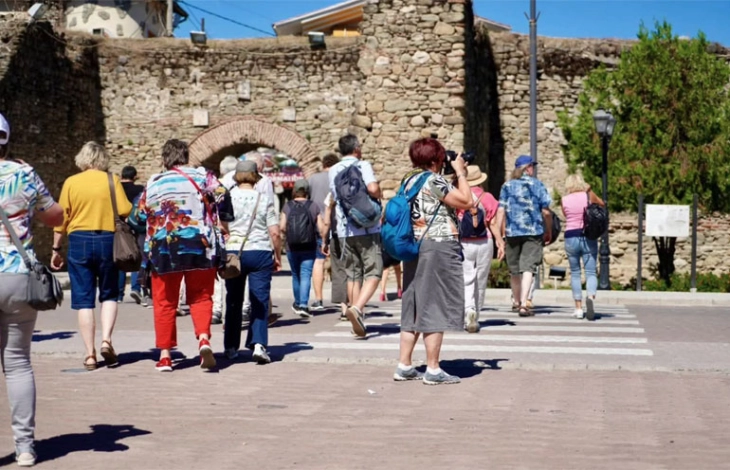Албанија продолжува со рекордни бројки на странски туристи, за осум месеци ја посетиле околу девет милиони