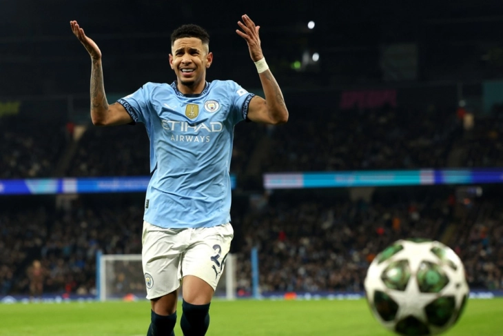 Савињо ќе потпише нов договор со Манчестер сити