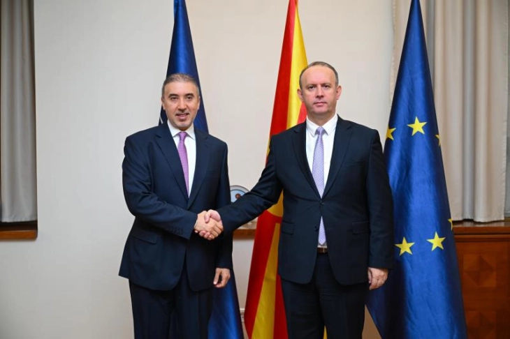 Средба на претседателот на Собранието, Африм Гаши со в.д. амбасадор на Катар, Рашид Бин Саид Ал-Хајарин