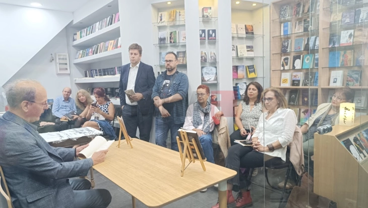 Книгата „30 современи грчки автори“ на македонски јазик беше промовирана во Атина