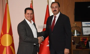 Ambasadori turk Ulusoj dhe kryetari i komunës së Gostivarit Limani njoftuan bashkëpunime të reja