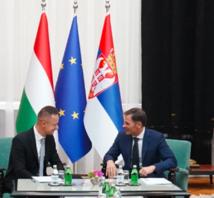 Во Белград средба Мали - Сијарто, почеток на изградба на нафтоводот Нови Сад - Алѓе до крајот на годинава