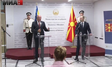 Изјави за медиуми на министрите Владо Мисајловски и Зукан Хелез (во живо)