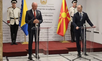 Мисајловски-Хелес: Зајакнување на партнерството и довербата во одбраната меѓу Македонија и Босна и Херцеговина