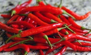 Во Хрватска блокирани осум тони црвени лути пиперки од Албанија, содржеле пестициди