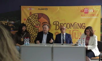 Клаудио Губитози: Во Џифони ги обожаваме македонските учесници, знаат одлично англиски и умеат вешто да дискутираат