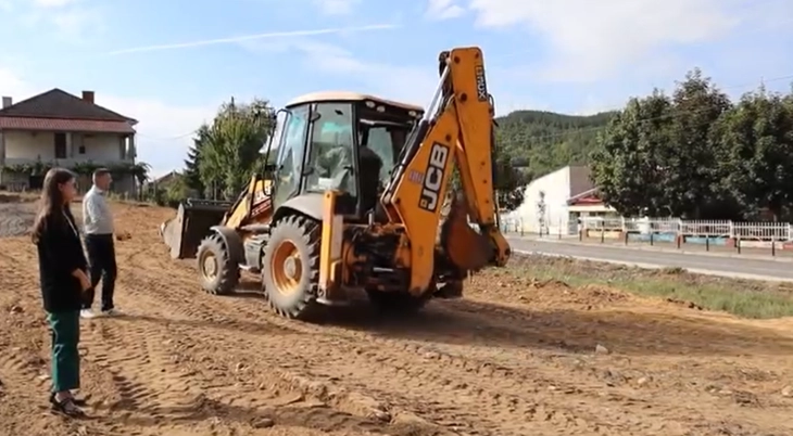 Во Македонска Каменица продолжуваат градежните активности за нови паркинг простори