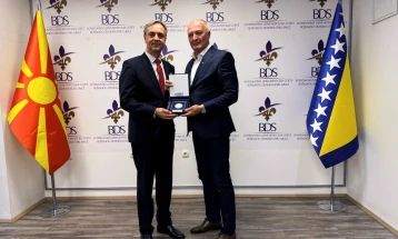 Министерот за одбрана на БиХ Зукан Хелез го посети Бошњачкиот демократски сојуз во Северна Македонија: Повик за единство и гласање според убедувањето