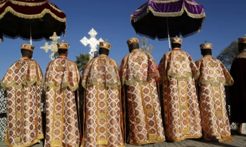 Најмалку 30 мртви по уривањето на скелето во црквата во Етиопија