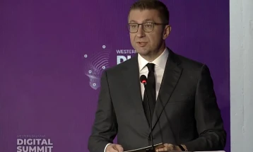 Mickoski: Deri në fund të mandatit të gjitha shërbimet publike do të jenë në dispozicion onllajn