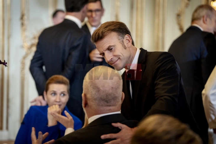 Макрон повика на зголемување на притисокот врз руската „флота во сенка“