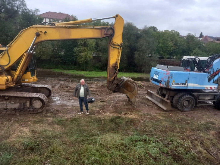 Започна регулирањето на коритото на Брегалница во центарот на Делчево