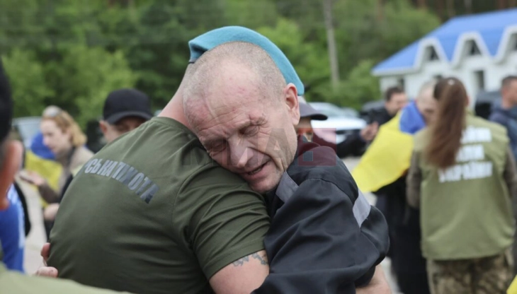 Rusia dhe Ukraina shkëmbyen nga 185 të burgosur lufte dhe 20 civilë