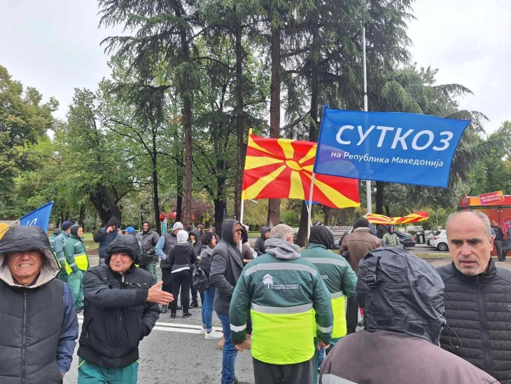 Кашиковски: Ако не биде исплатена августовската плата, од понеделник вработените во „Флораком“ и „Луна“ повторно на протест